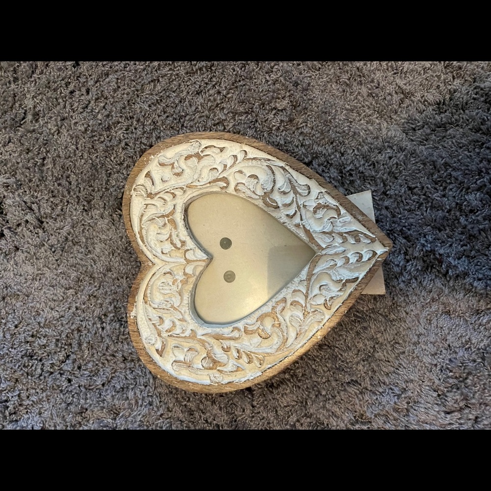 Heart frame - Picture 2 of 3